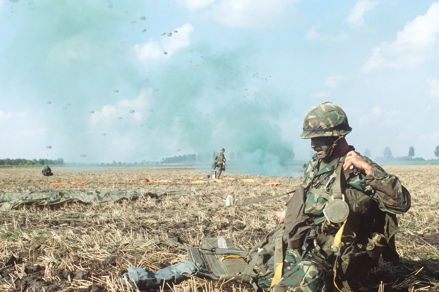 Fallschirmjäger der 82nd Airborne Division nach einer Luftlandeoperation