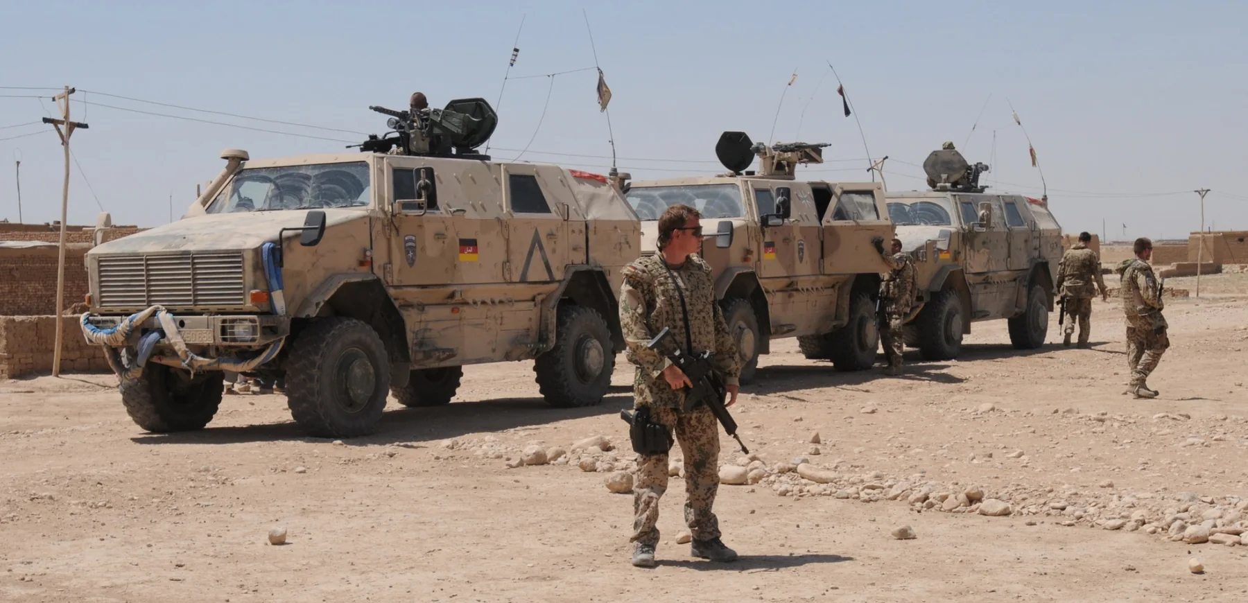 Deutsche Soldaten mit Dingo-Fahrzeugen in Afghanistan 2009